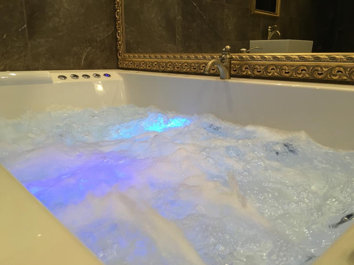 Central Business Apartments Jacuzzi Beograd Eksteriør billede